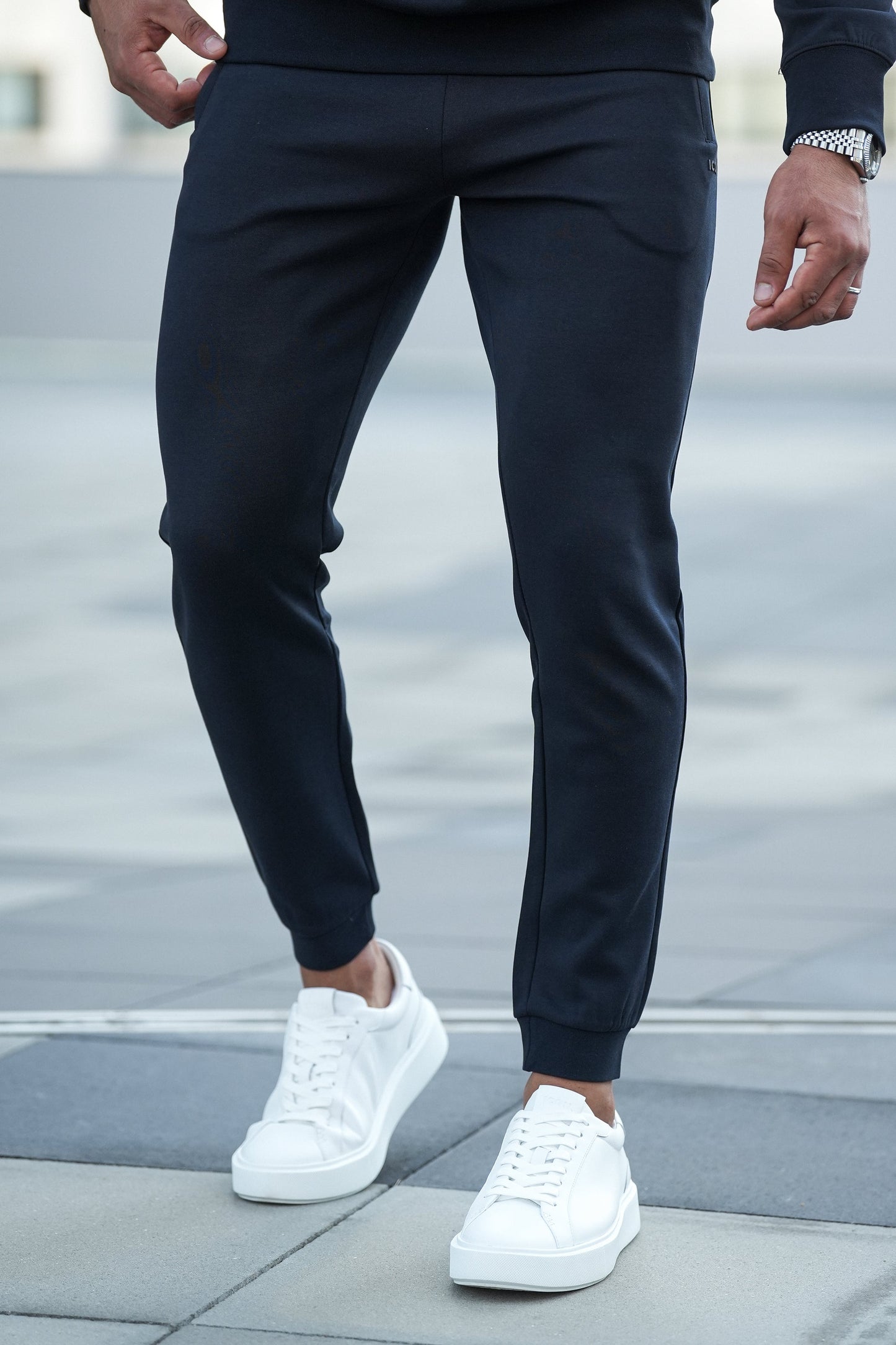 THE RELAXED JOGGER