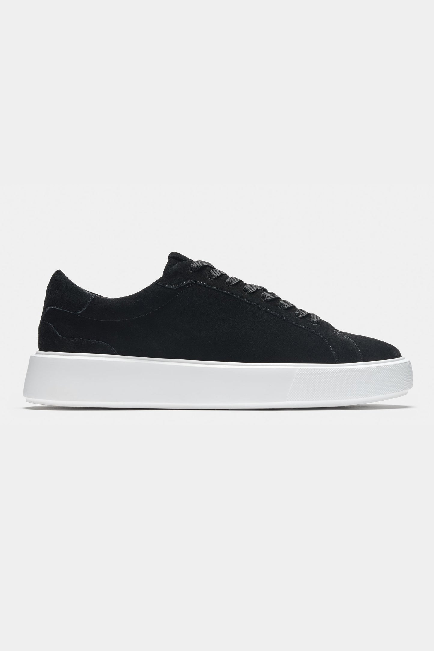 THE CLASSIC SUEDE TRAINER