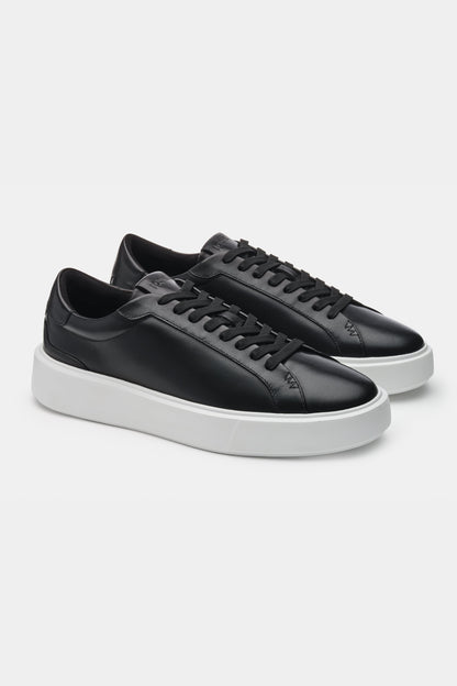 THE CLASSIC LEATHER TRAINER