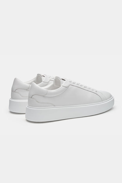 THE CLASSIC LEATHER TRAINER