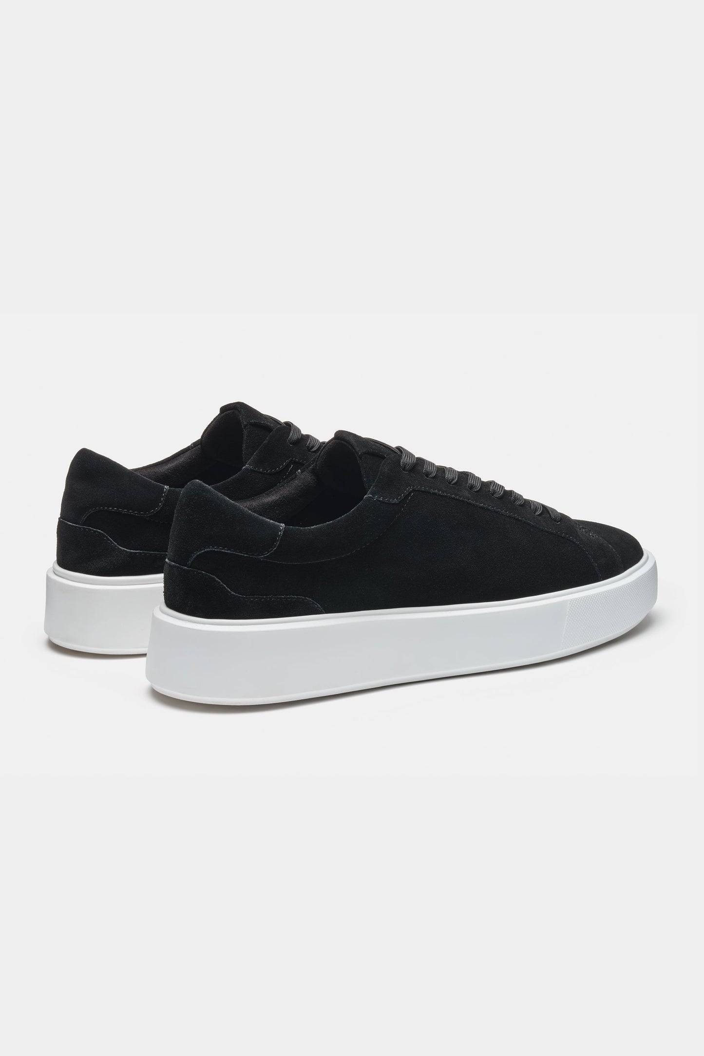 THE CLASSIC SUEDE TRAINER