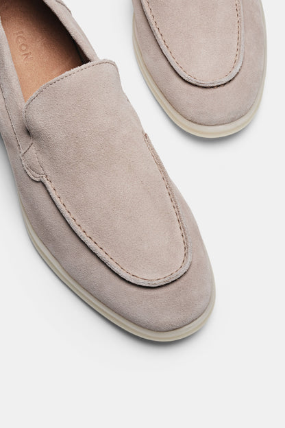 THE CLASSIC LOW LOAFER