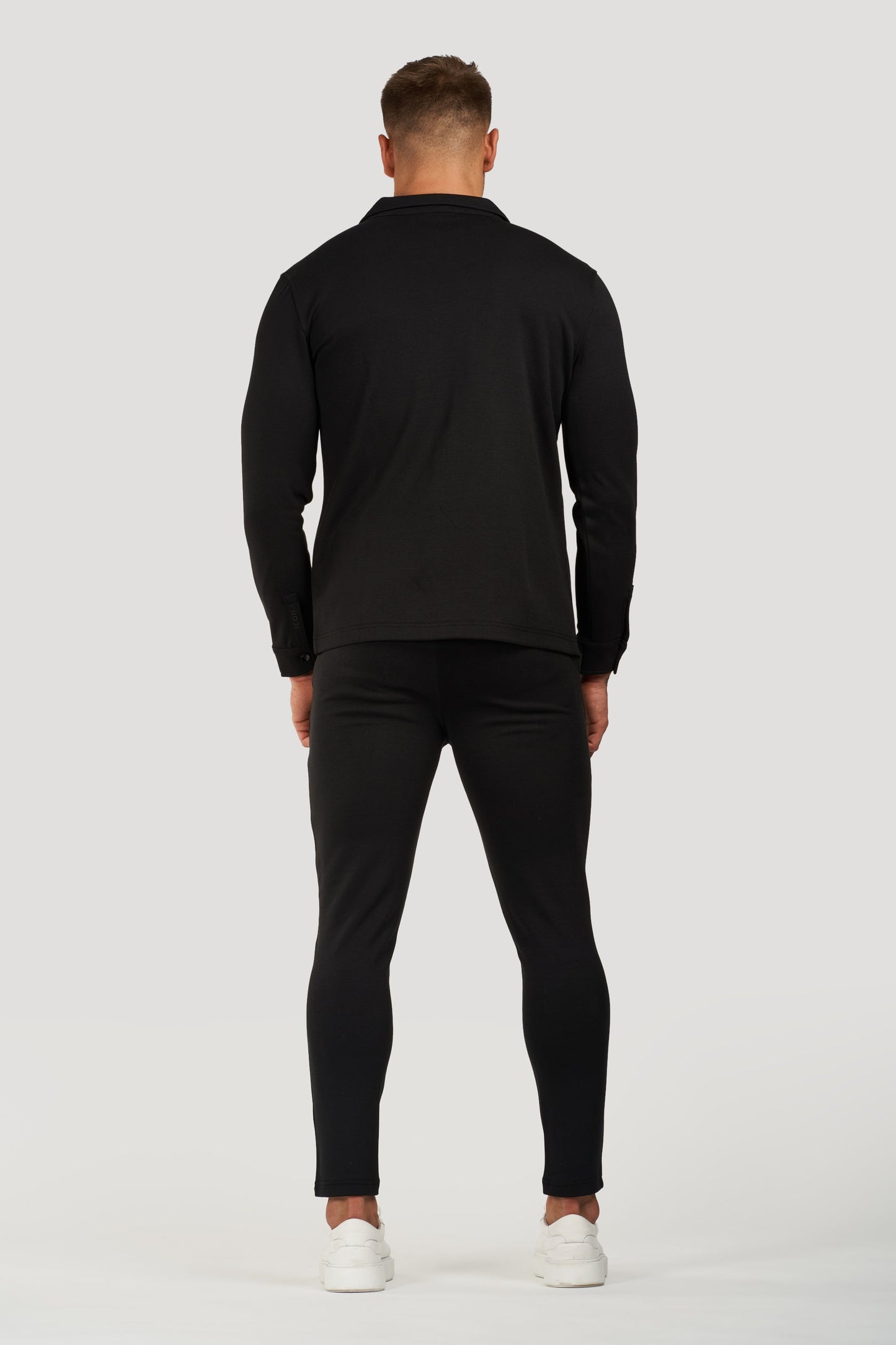 THE ATHLETIC JOGGER