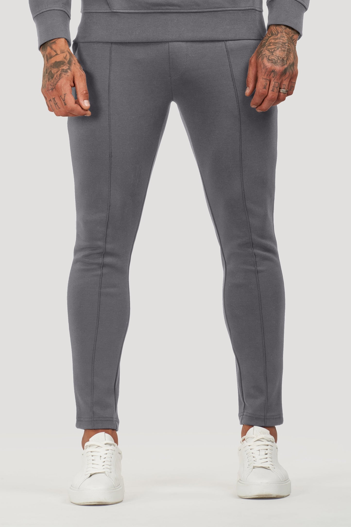 THE ATHLETIC JOGGER